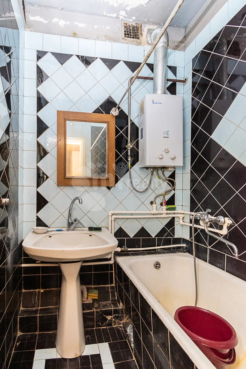 Купить 4 комнатную квартиру Азатутян пр, Арабкир Ереван, 160071