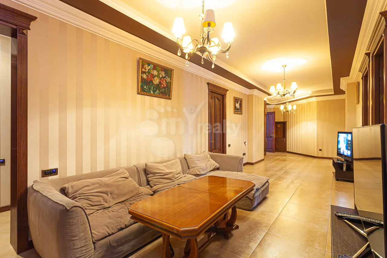 4 bedroom apartment for rent Vardanants St, Center Yerevan, 161364