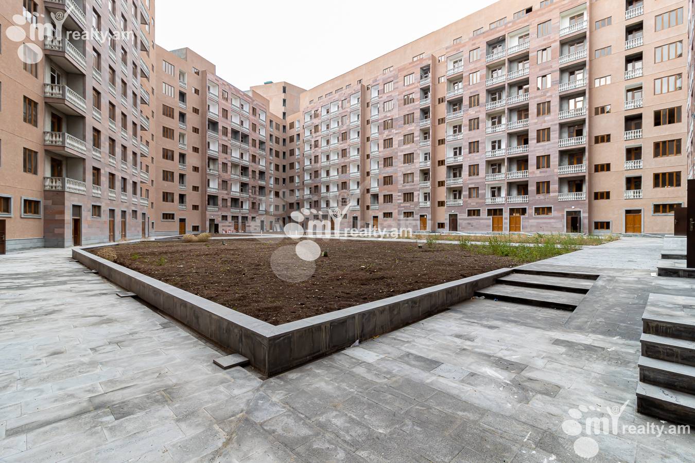 4 bedroom apartment for sale خیابان آدونس, عربگیر ایروان, 156734