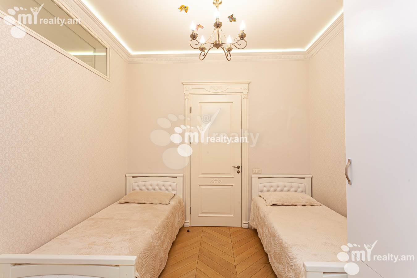 3 bedroom apartment for rent Aram St, Center Yerevan, 156776