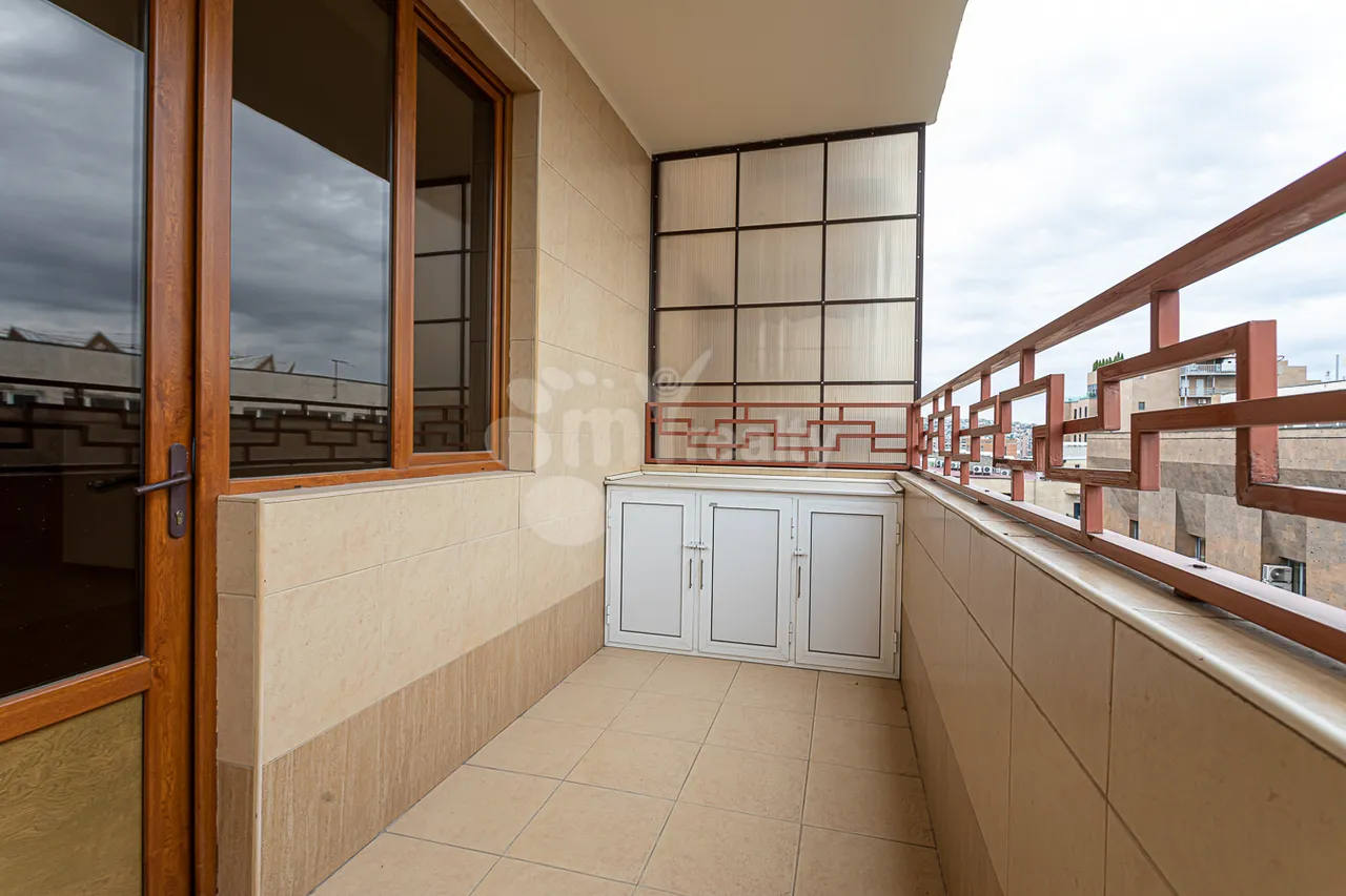 3 սենյականոց բնակարան  Վարդանանց փող, Կենտրոն Երևան, 157555