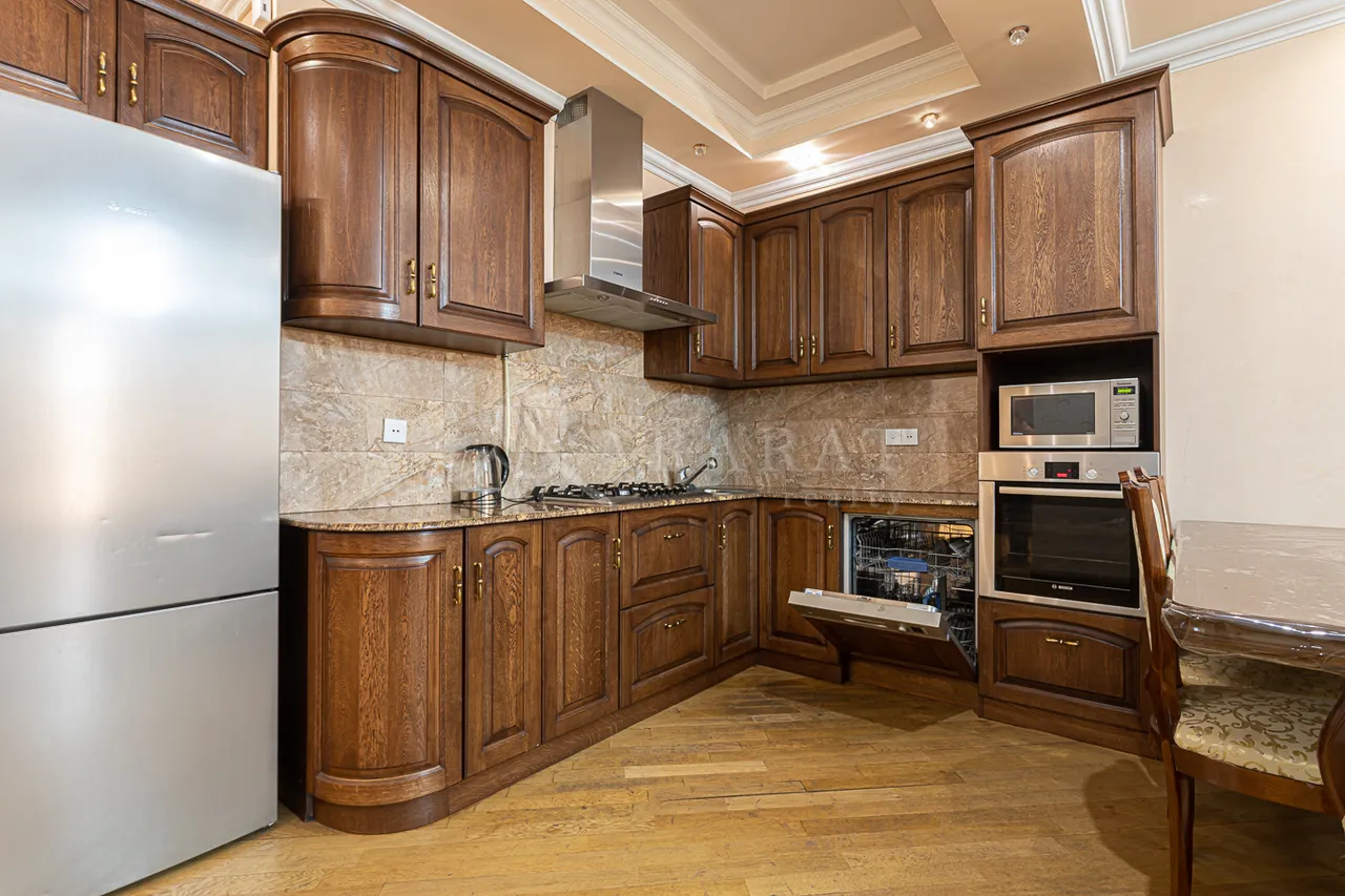 3 սենյականոց բնակարան վարձով Սայաթ-Նովայի պող, Կենտրոն Երևան, 158874