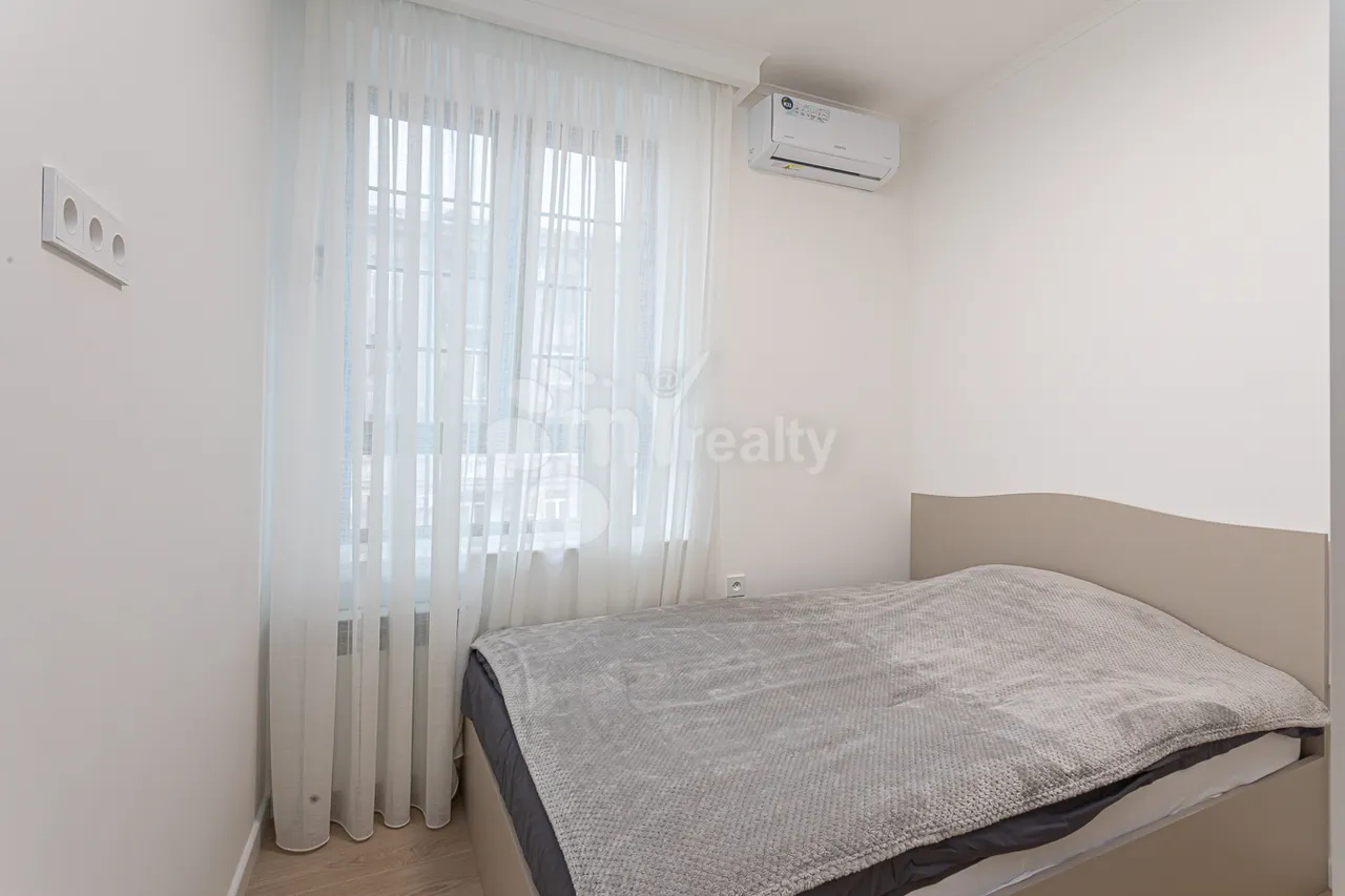 3 bedroom apartment for rent خیابان ساریان, مرکز شهر ایروان, 159421