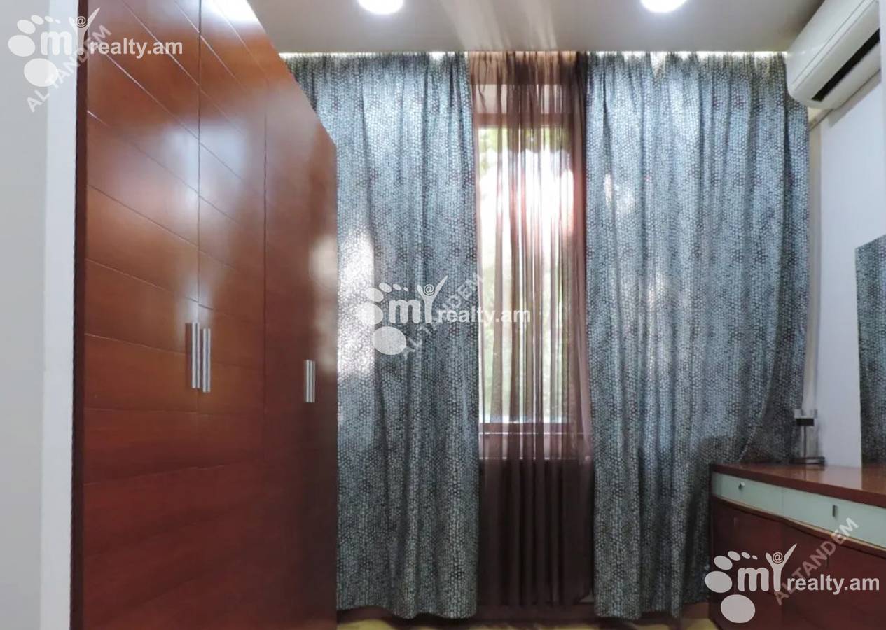 Купить 4 комнатную квартиру Абовян ул, Центр Ереван, 159948