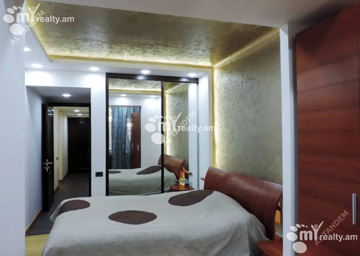 Купить 4 комнатную квартиру Абовян ул, Центр Ереван, 159948