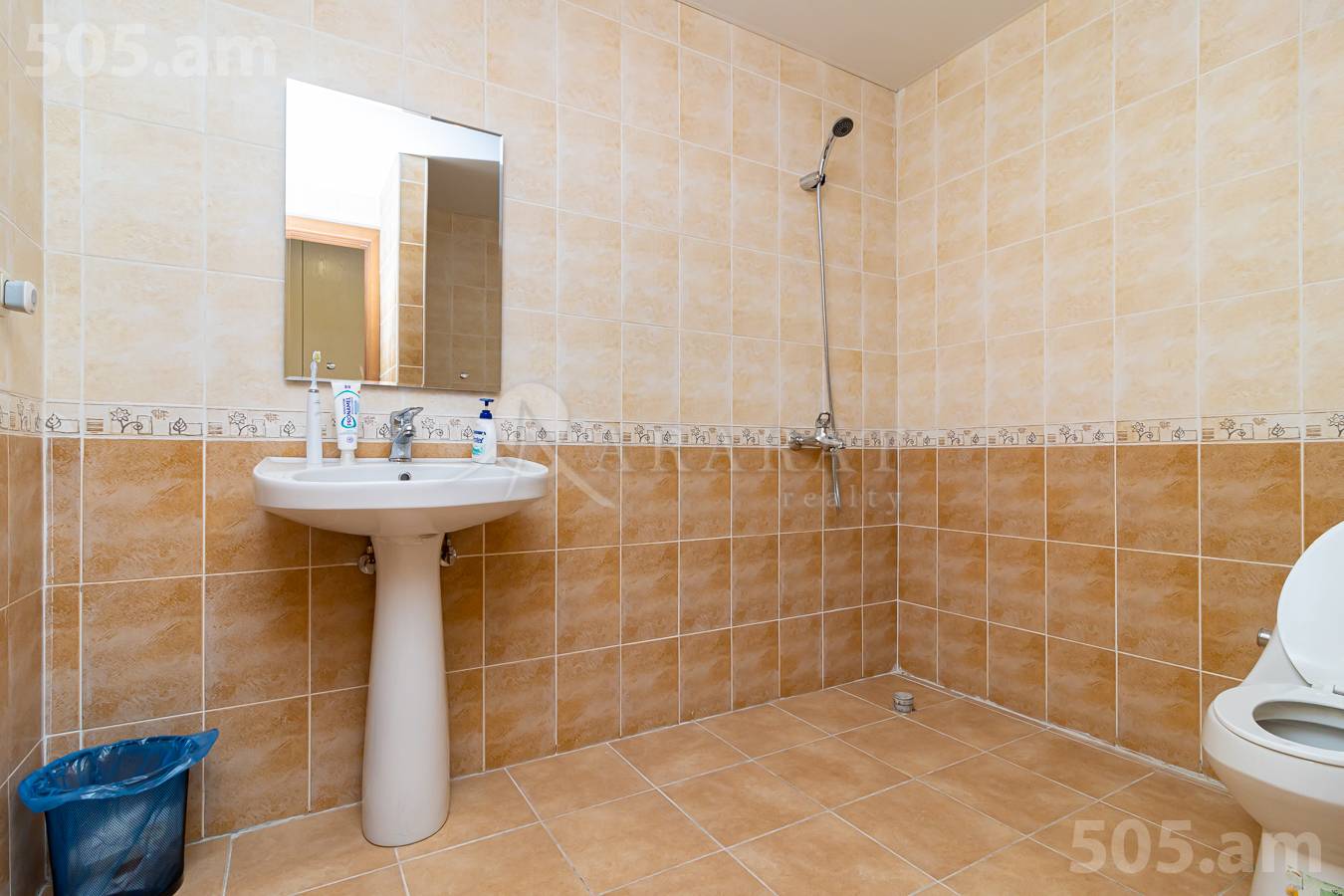 3 bedroom apartment for sale Antarayin St, Center Yerevan, 137611