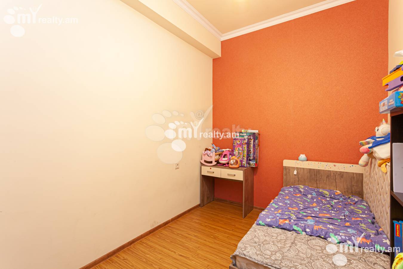 3 սենյականոց բնակարան  Եկմալյան փող, Կենտրոն Երևան, 151084