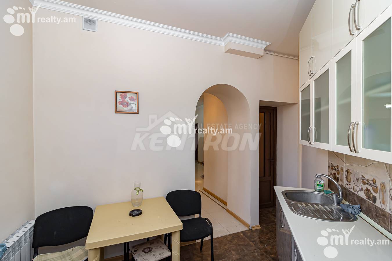 3 սենյականոց բնակարան  Մաշտոցի պող, Կենտրոն Երևան, 147644