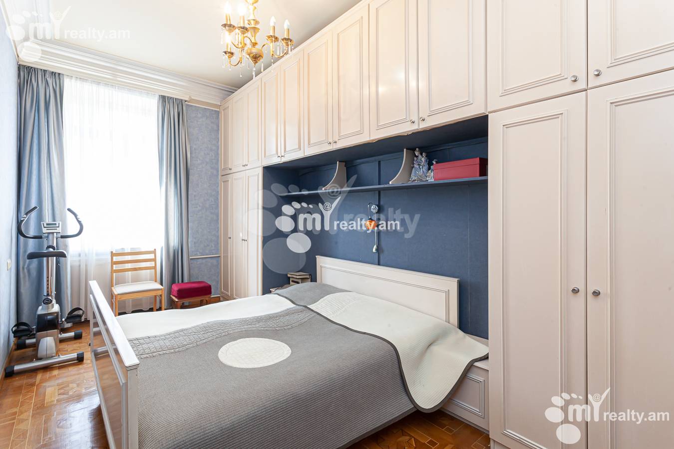 3 bedroom apartment for sale Isahakyan St, Center Yerevan, 154660