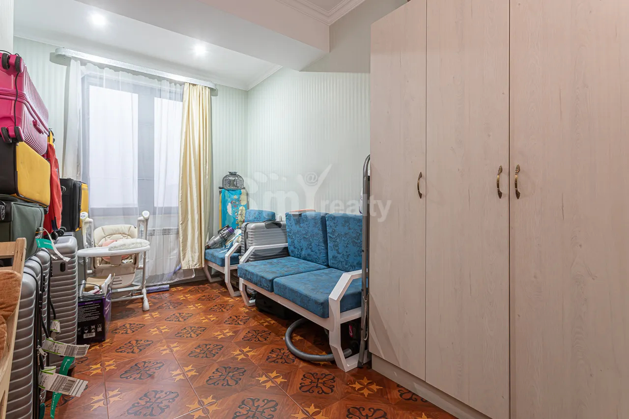 4 bedroom apartment for sale Arghutyan St, Arabkir Yerevan, 158200