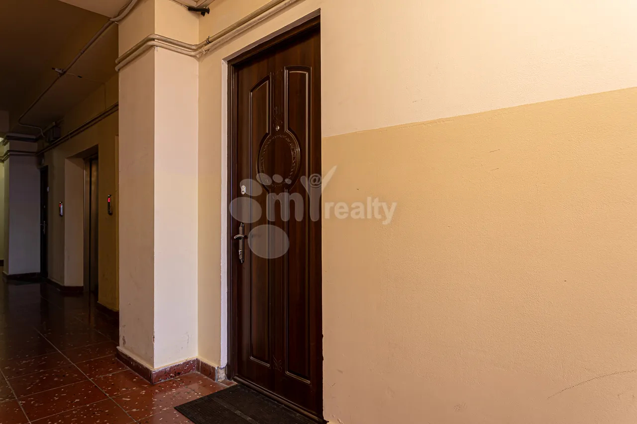 3 bedroom apartment for sale خیابان کومیتاس, عربگیر ایروان, 158243