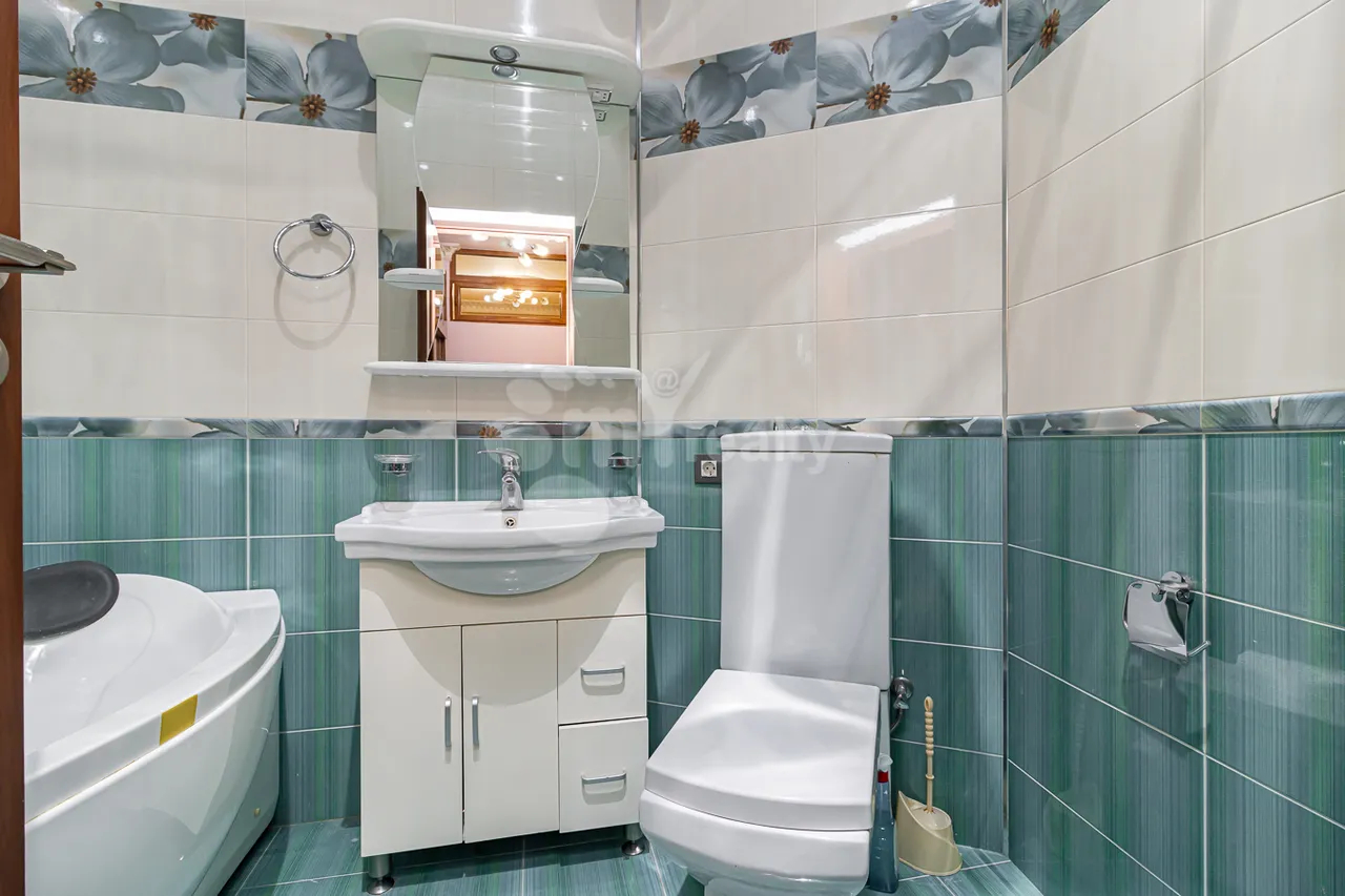 3 bedroom apartment for sale خیابان آرام, مرکز شهر ایروان, 161232