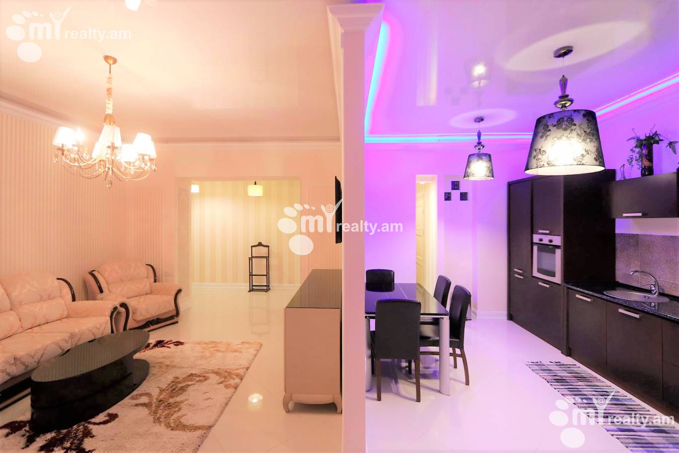 3 bedroom apartment for rent Abovyan St, Center Yerevan, 125985