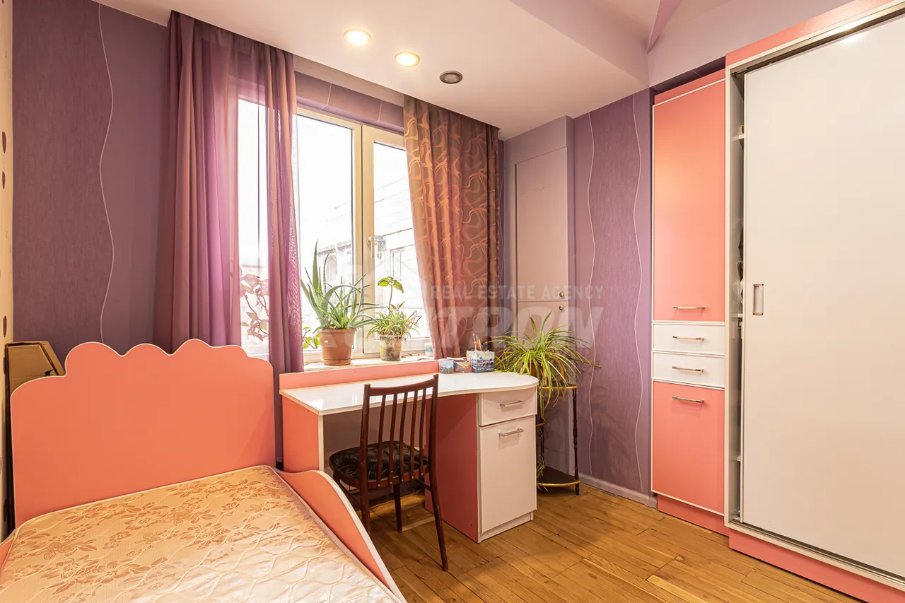 3 bedroom apartment for sale E. Qochar St, Center Yerevan, 157682