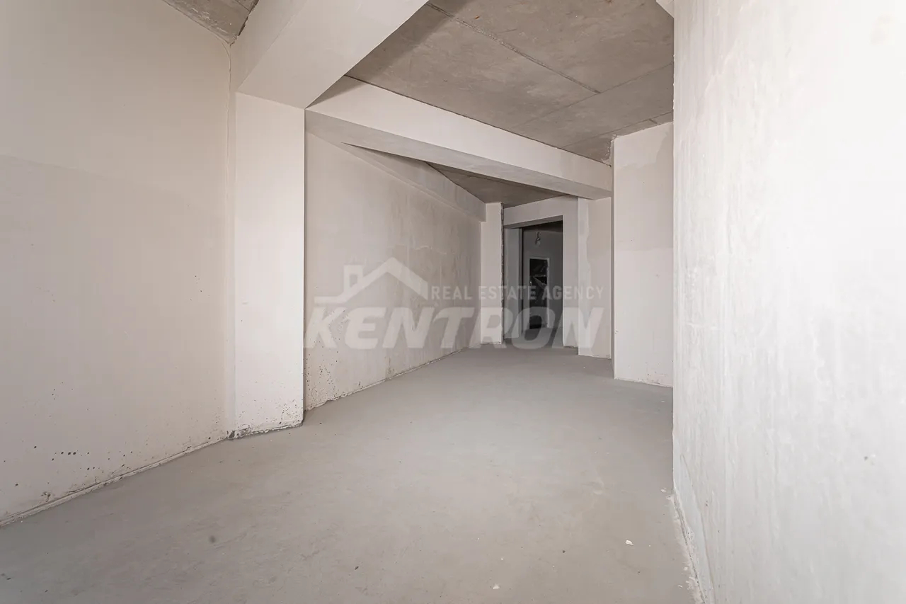 3 bedroom apartment for sale Antarayin St, Center Yerevan, 157605