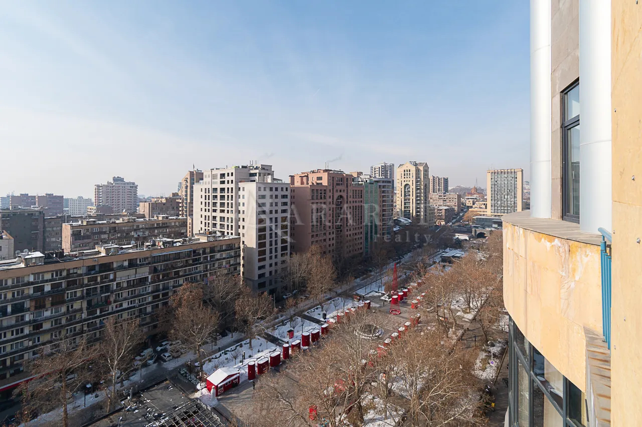 Снять 4 комнатную квартиру Арам ул, Центр Ереван, 159128