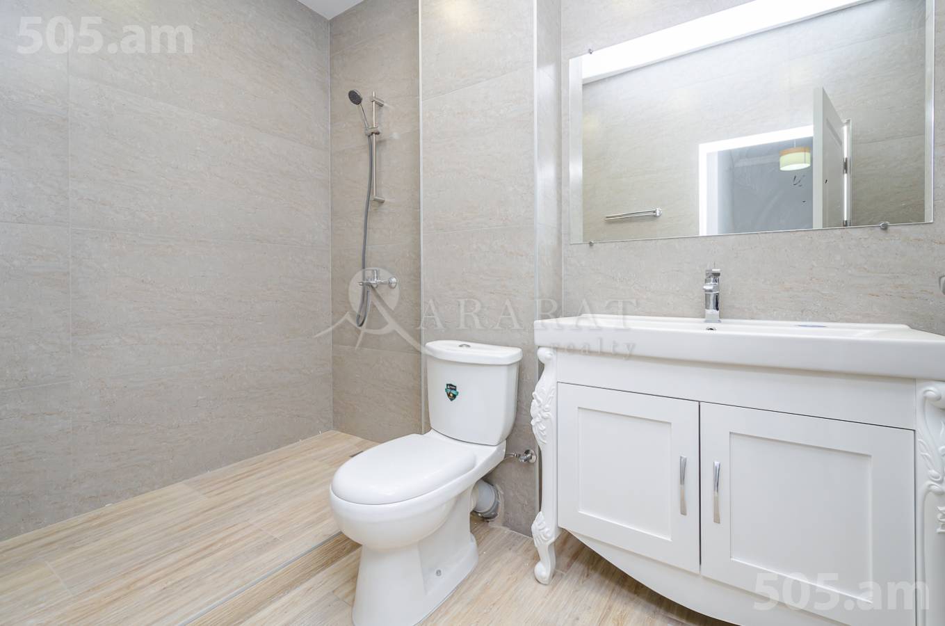 Купить 3 комнатную квартиру В.Папазян ул, Арабкир Ереван, 154099