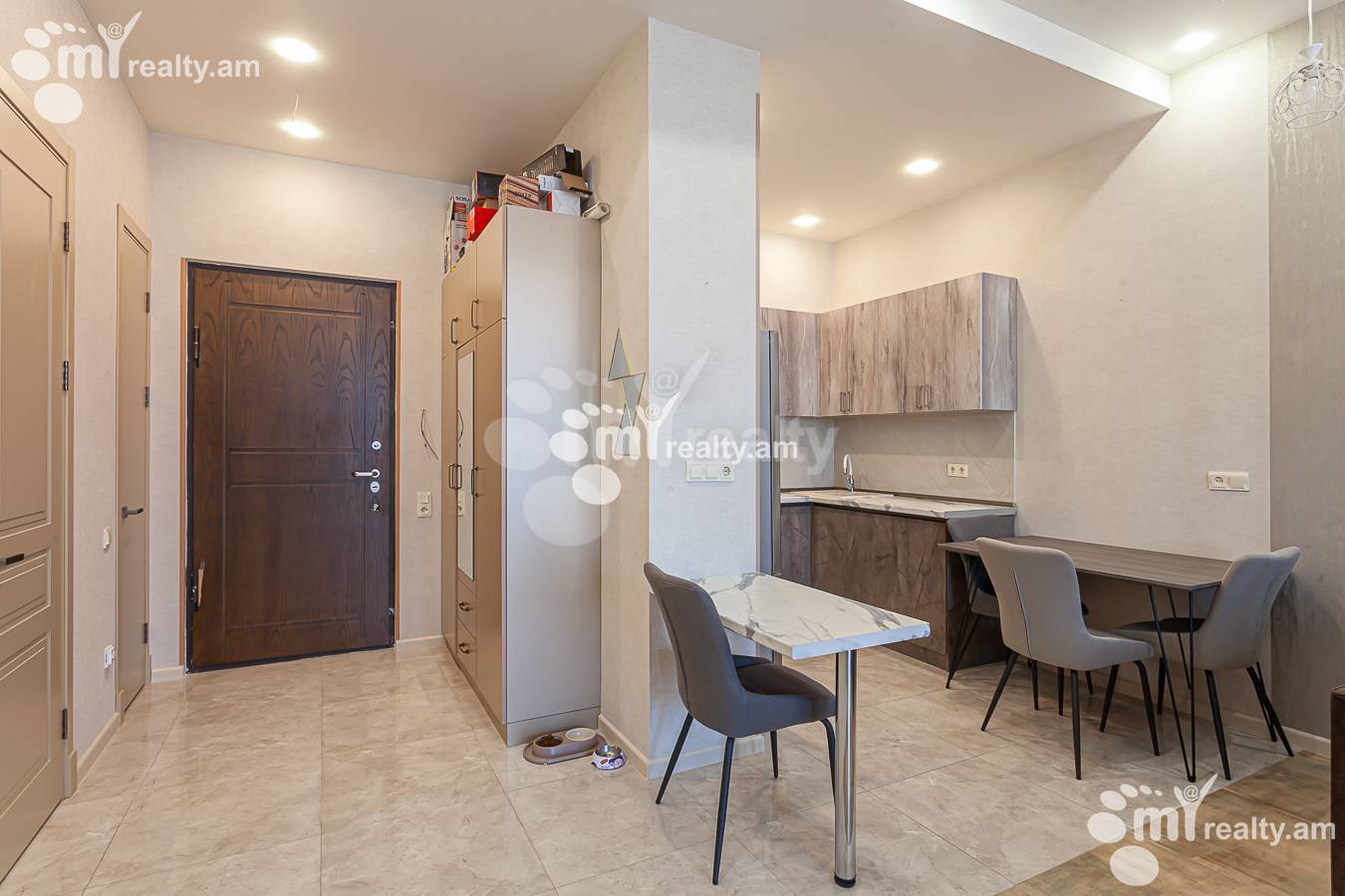 Купить 2 комнатную квартиру Антараин ул, Центр Ереван, 152286