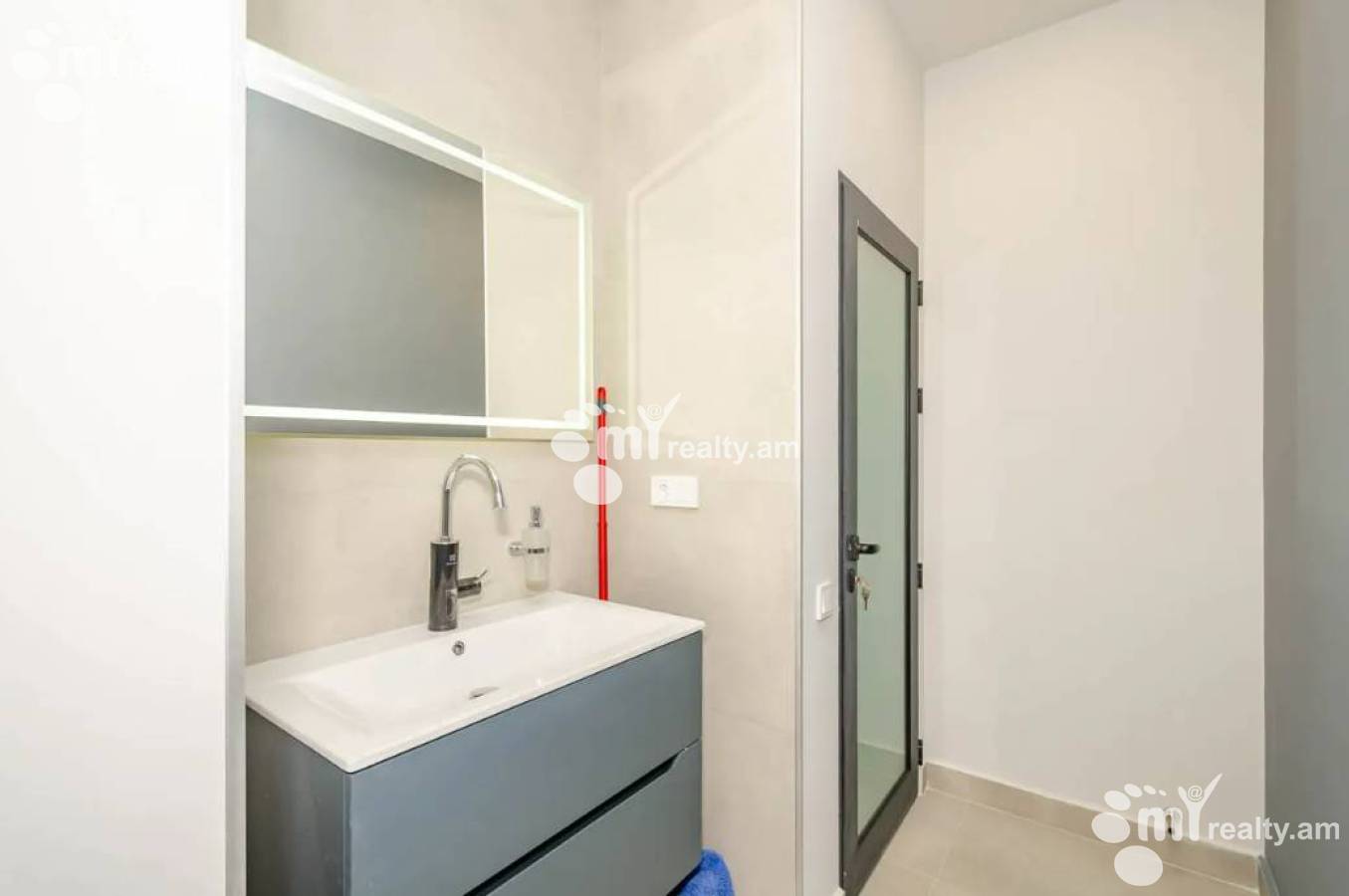 Снять коммерческoе помещение Амирян ул, Центр Ереван, 148871