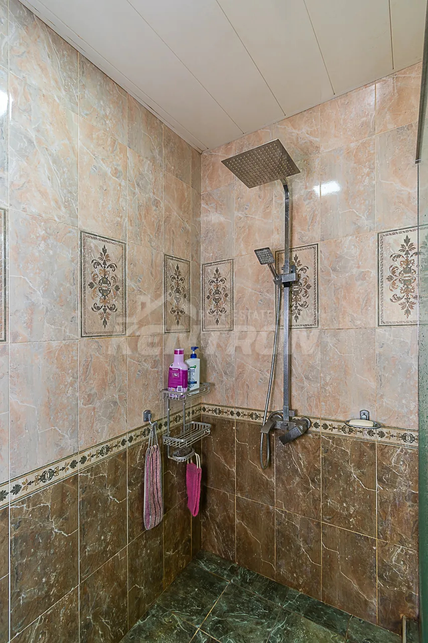4 bedroom apartment for sale Mashtots Ave, Center Yerevan, 161677