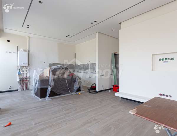 arandznatun-vacharq-Yerevan-Avan