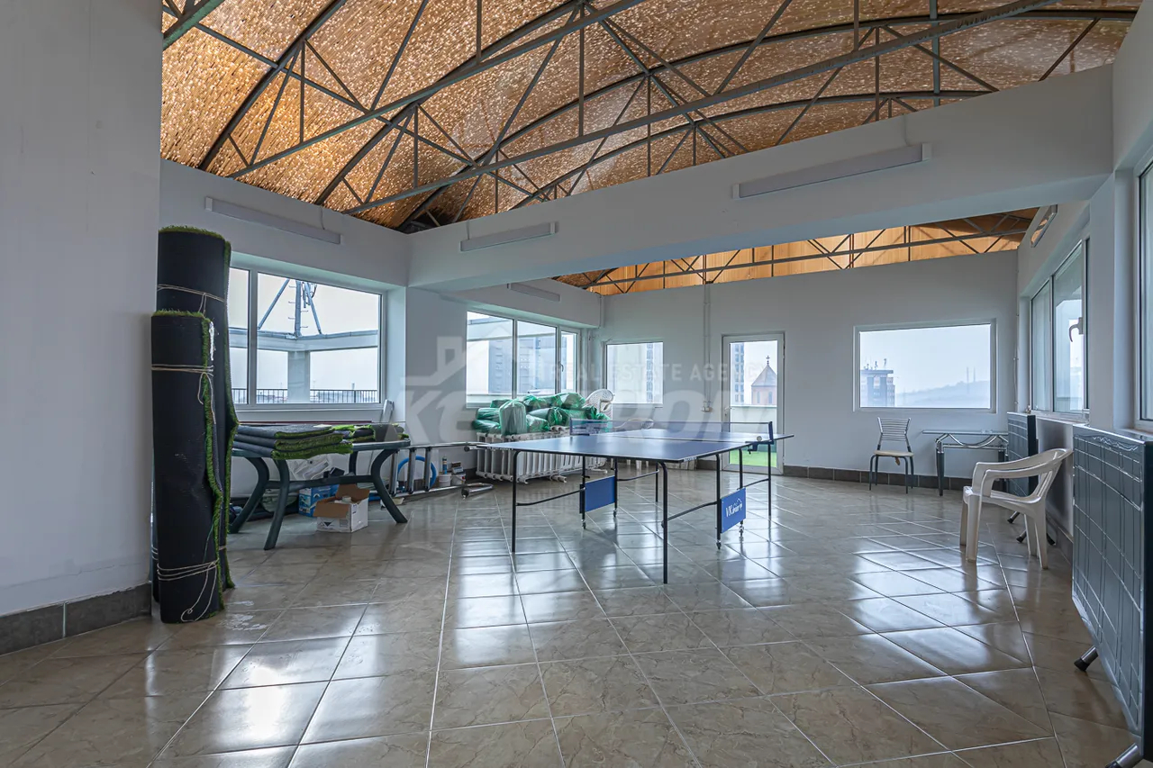 4 bedroom apartment for sale Frik St, Center Yerevan, 157945