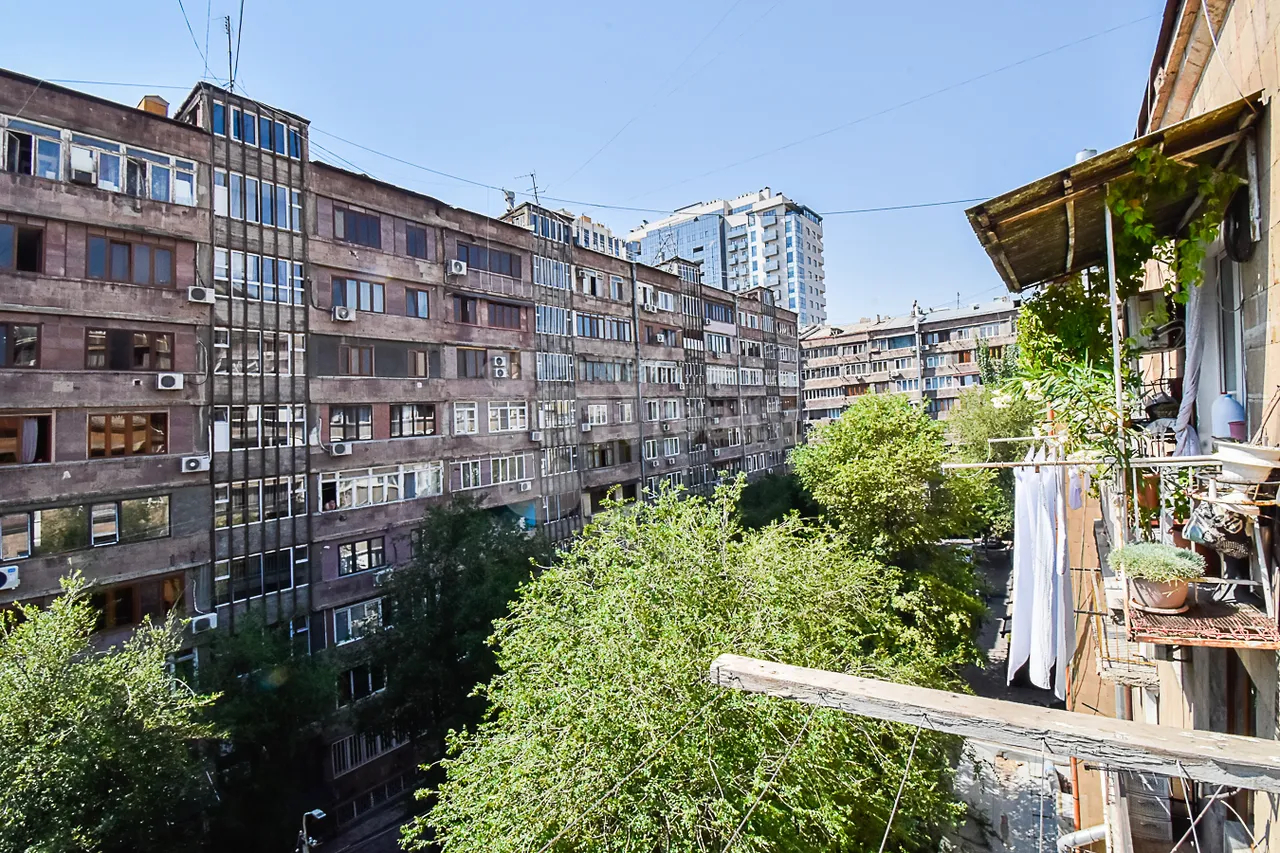 3 սենյականոց բնակարան  Կողբացու փող, Կենտրոն Երևան, 160976