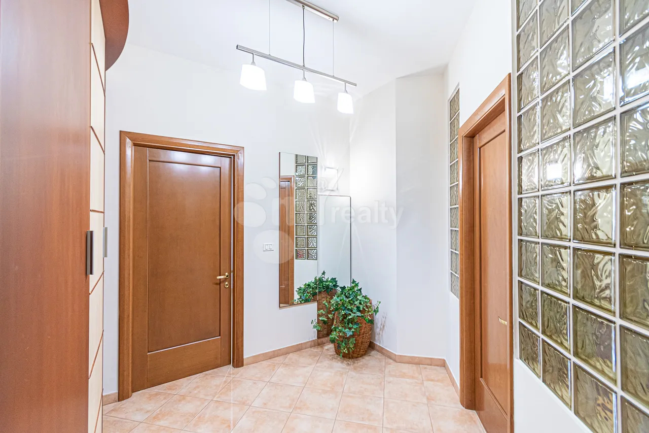 5 bedroom apartment for rent A.Manukyan St, Center Yerevan, 161632