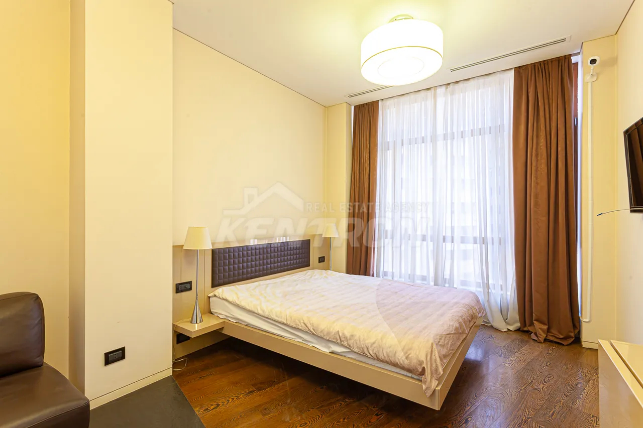 4 bedroom apartment for sale (خیابان نورترن (شمالی, مرکز شهر ایروان, 157215