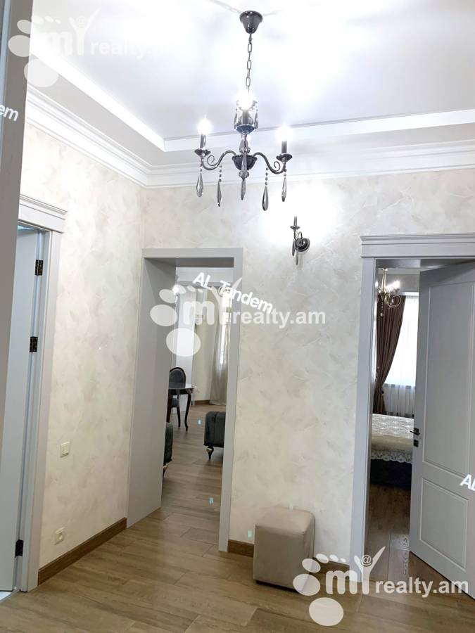 Купить 3 комнатную квартиру Вардананц ул, Центр Ереван, 143105