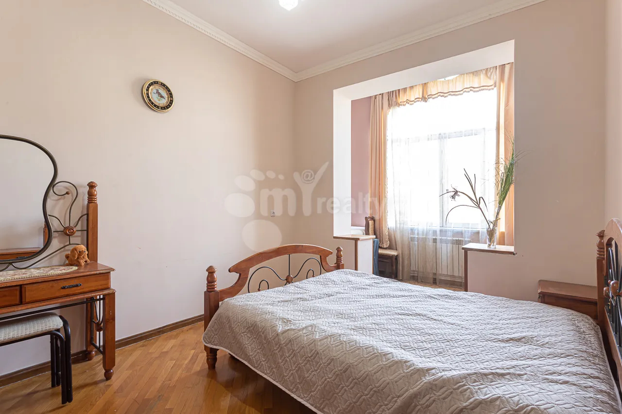 3 bedroom apartment for sale خیابان کیِفیان, عربگیر ایروان, 157468