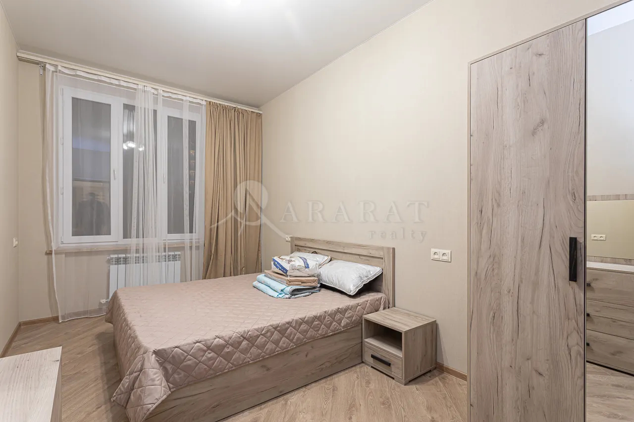 3 bedroom apartment for rent Saryan St, Center Yerevan, 158710