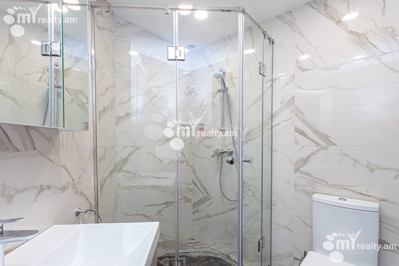 5 bedroom apartment for rent Leo St, Center Yerevan, 153056