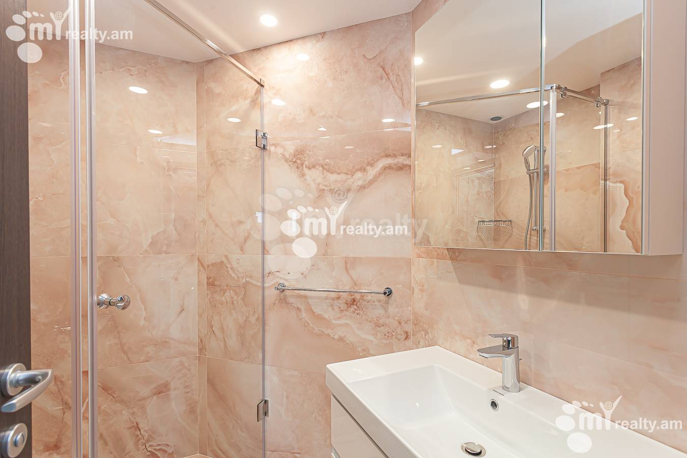 5 bedroom apartment for rent Leo St, Center Yerevan, 153056