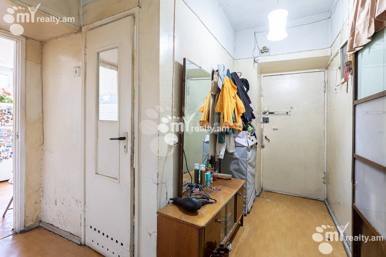 3 սենյականոց բնակարան  Նալբանդյան փող, Կենտրոն Երևան, 157024