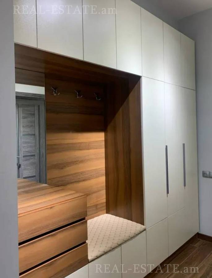 Купить 1 комнатную квартиру Аргишти ул, Центр Ереван, 135118