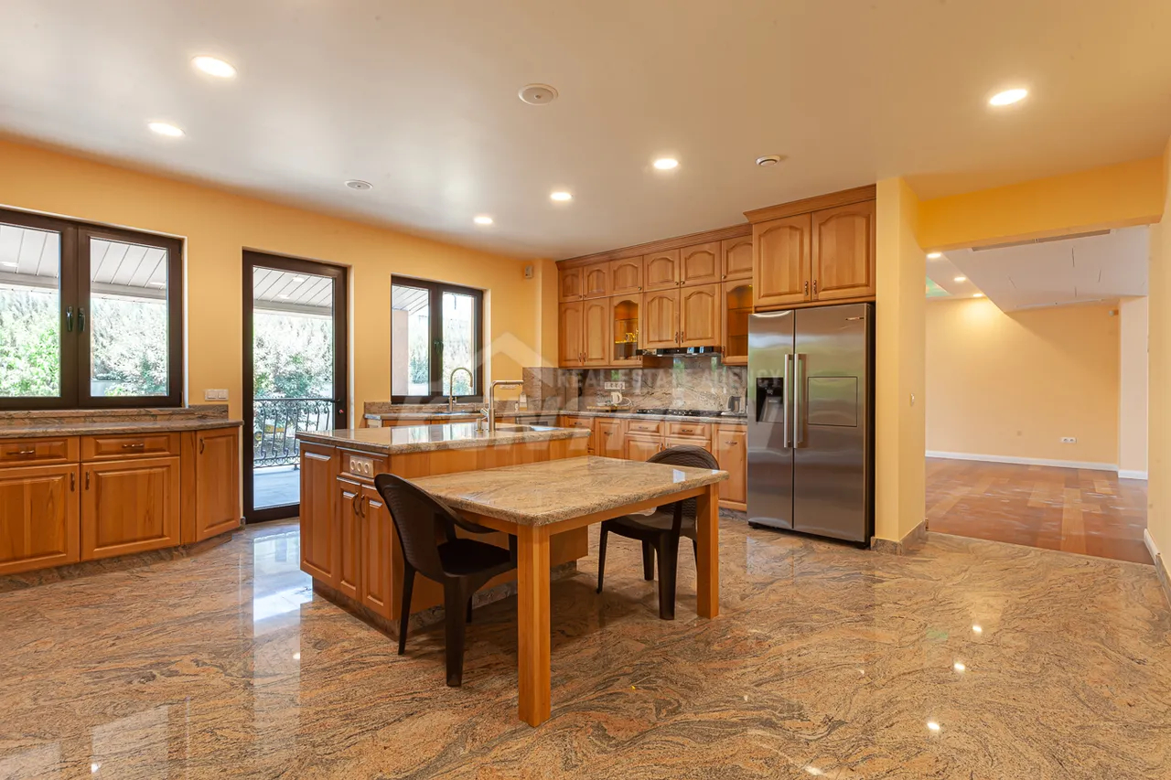 Առանձնատուն  Նեմրութ փողոց, Վահագնի թաղամաս Երևան, 158362