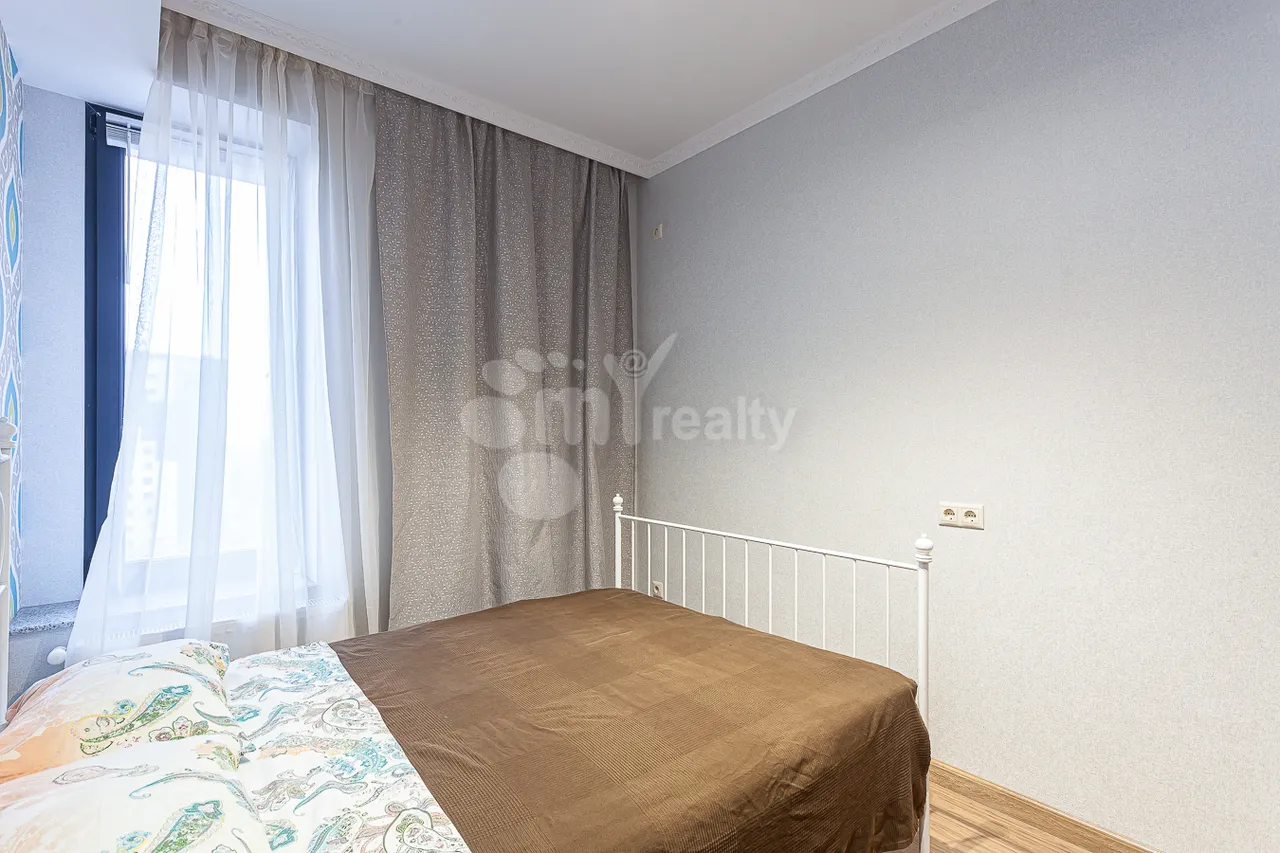 3 bedroom apartment for rent Teryan St, Center Yerevan, 158703