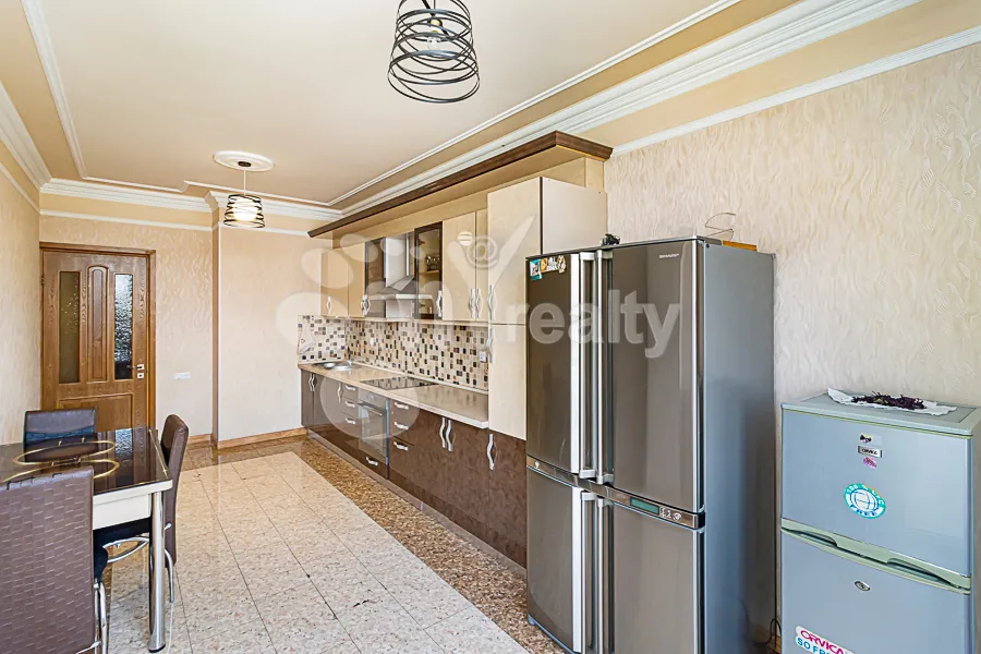 3 սենյականոց բնակարան վարձով Ռոստոմի փող, Կենտրոն Երևան, 159425