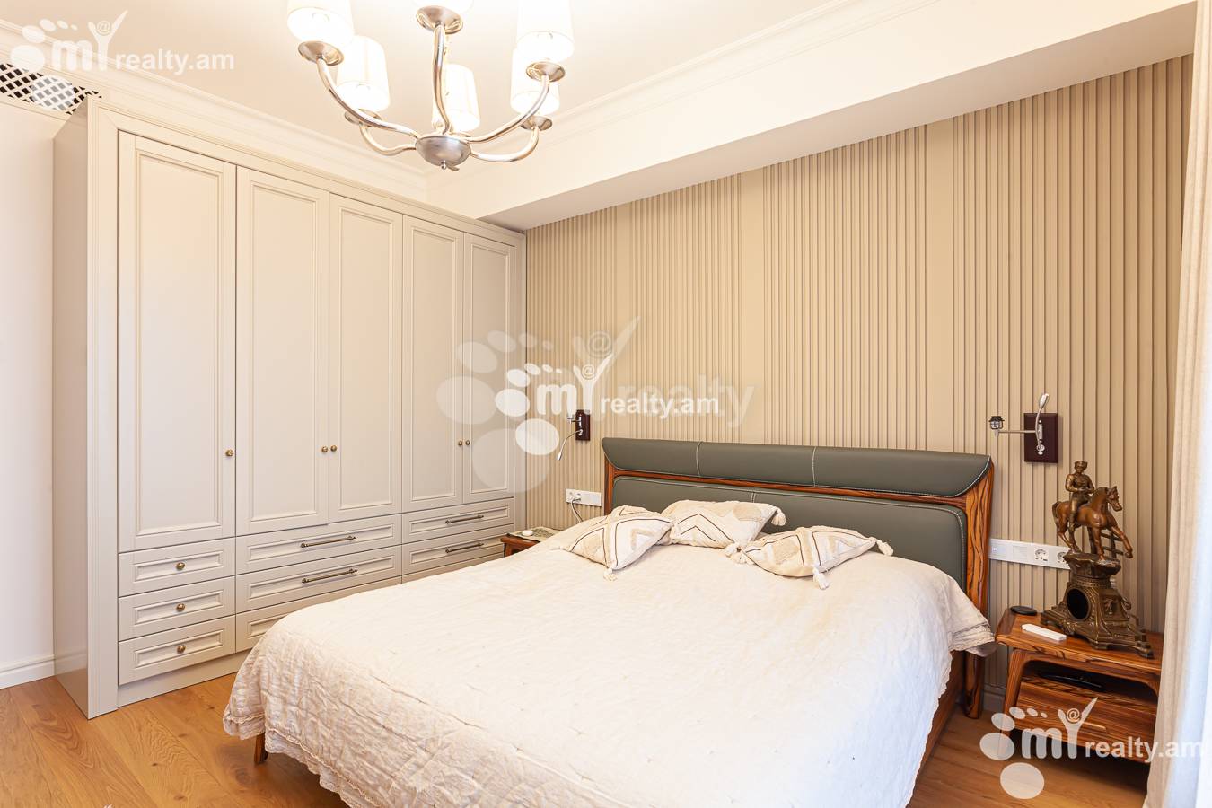 5 bedroom apartment for sale Buzand St, Center Yerevan, 154378