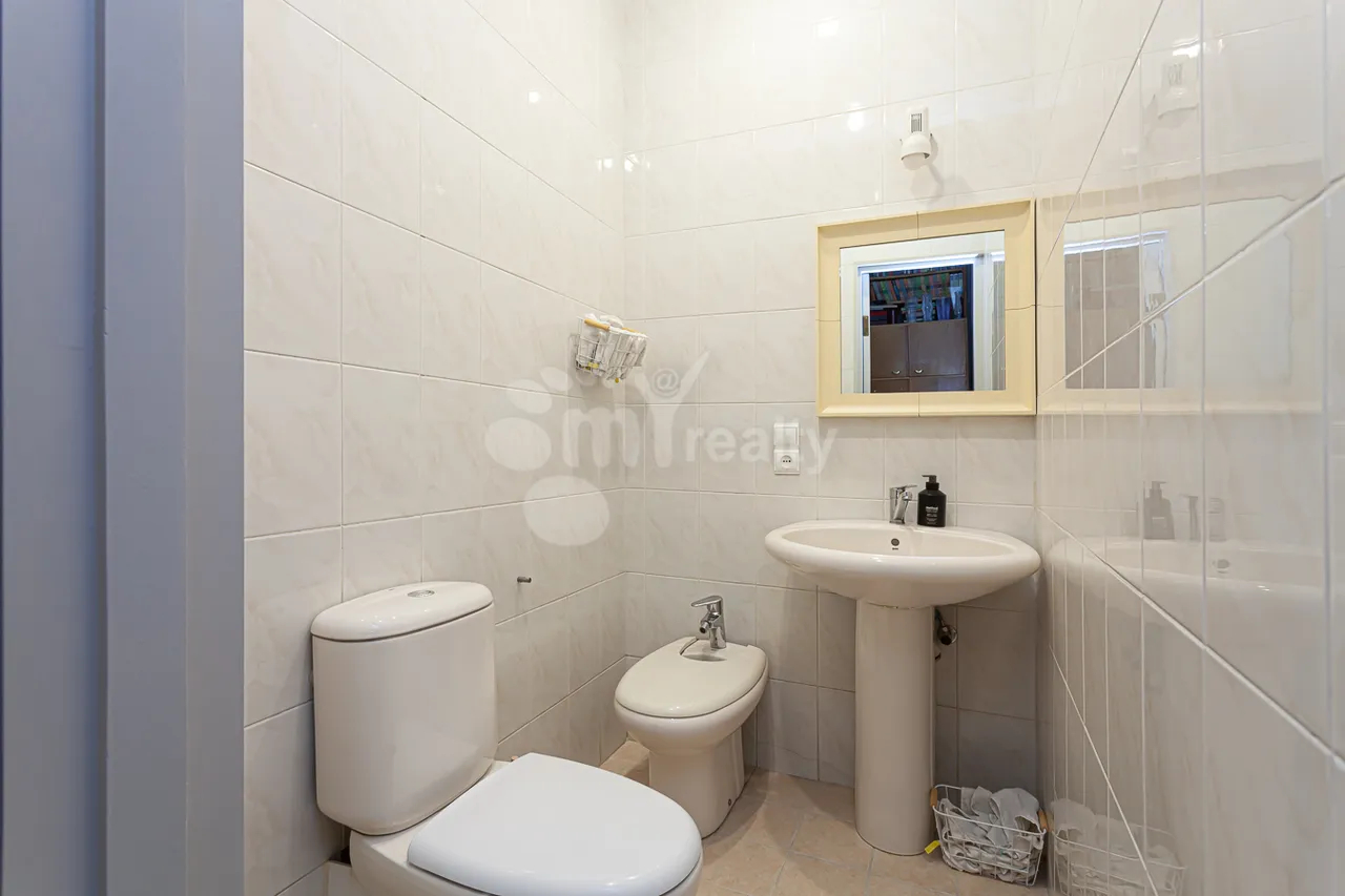 3 bedroom apartment for rent Pushkin St, Center Yerevan, 161840