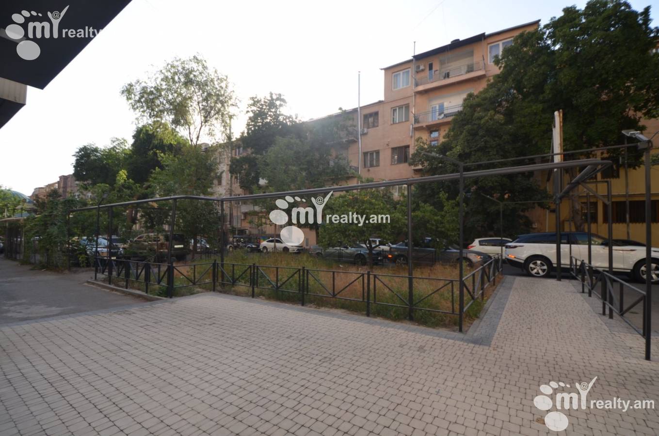 Снять коммерческoе помещение Вардананц ул, Центр Ереван, 132375