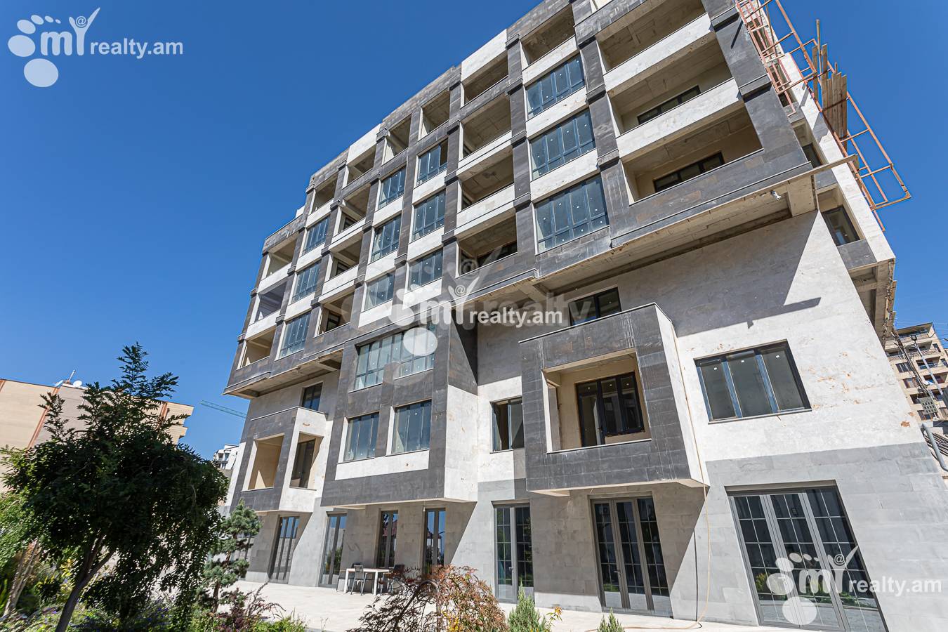 4 սենյականոց բնակարան  Անտառային փող, Կենտրոն Երևան, 157016