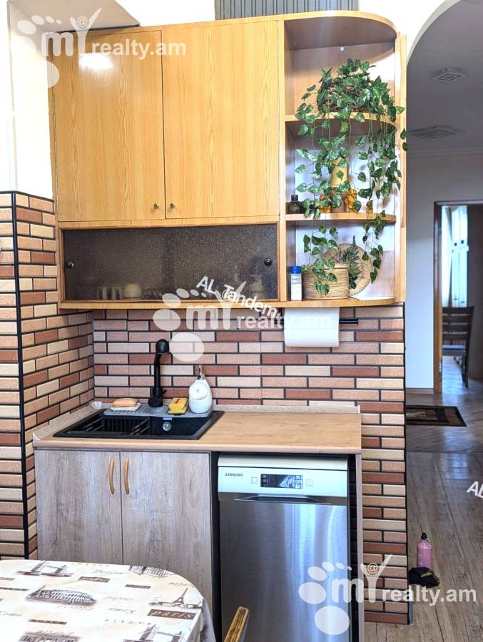 3 bedroom apartment for rent D. Demirchyan St, Center Yerevan, 152924