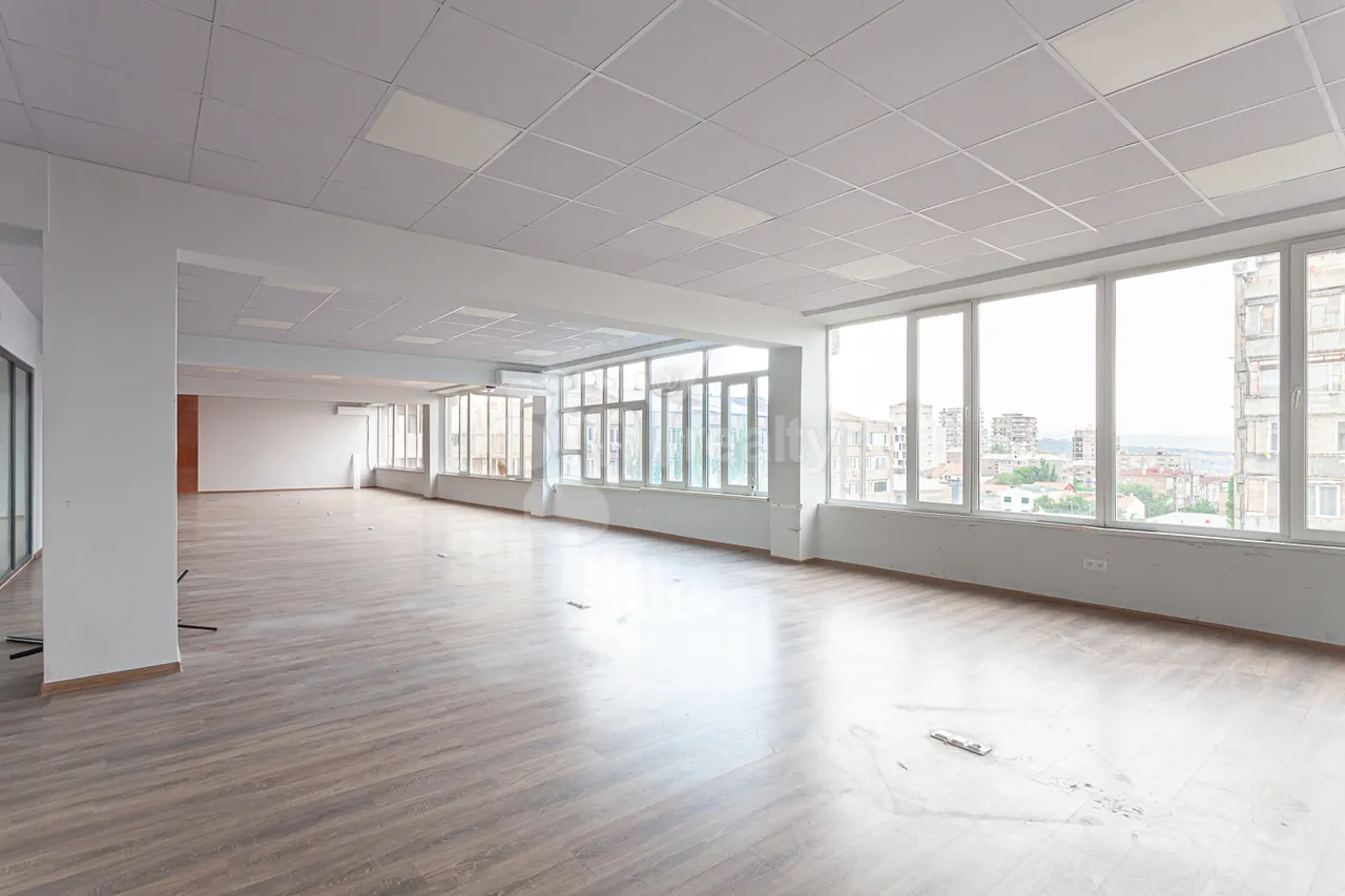 Commercial property for rent Hr.Kochar St, Arabkir Yerevan, 160951