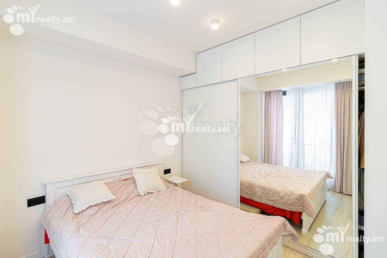 4 bedroom apartment for sale خیابان آخبیور سِروب, عربگیر ایروان, 154762