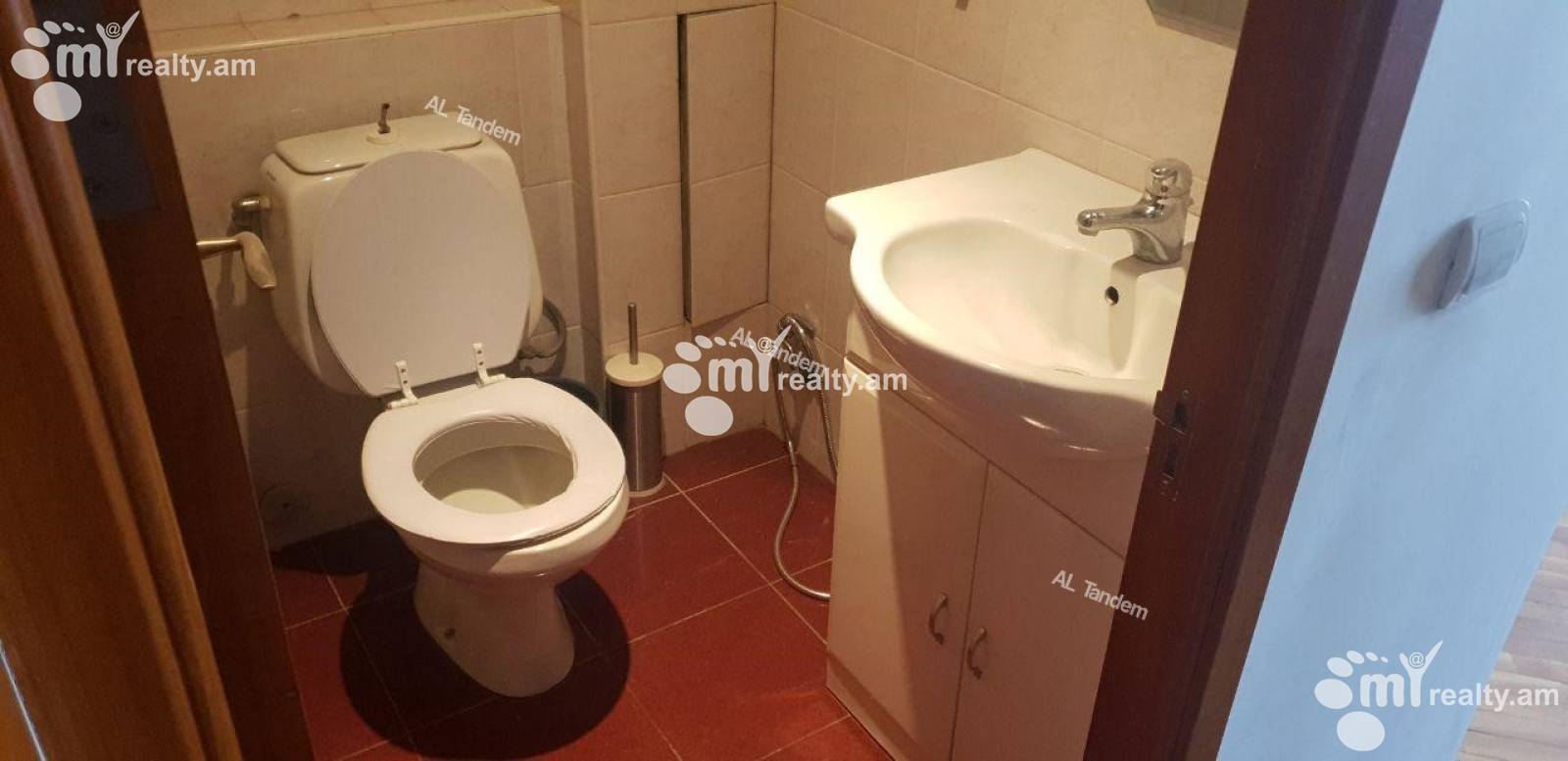 3 bedroom apartment for rent Baghramyan Ave (Kentron), Center Yerevan, 156633