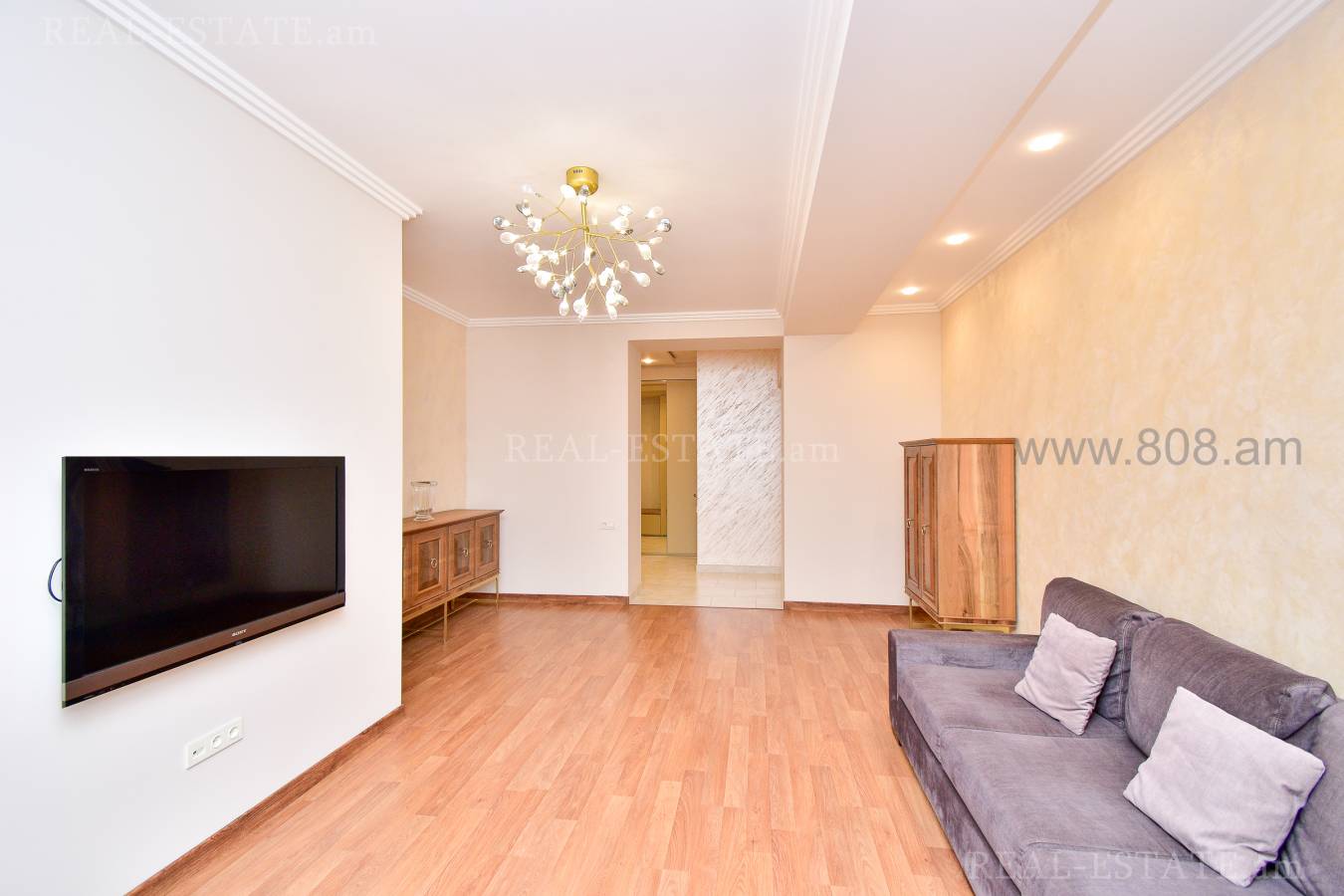 4 սենյականոց բնակարան  Ծիծեռնակաբերդի խճուղի, Կենտրոն Երևան, 126572