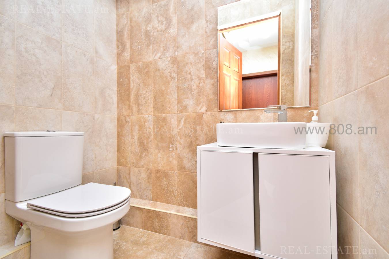 4 սենյականոց բնակարան  Ծիծեռնակաբերդի խճուղի, Կենտրոն Երևան, 126572