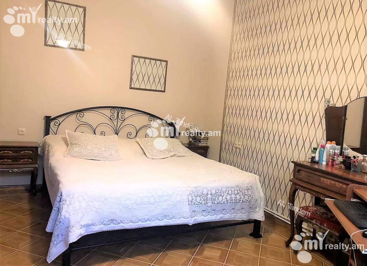 House for sale Antarayin St, Center Yerevan, 130458